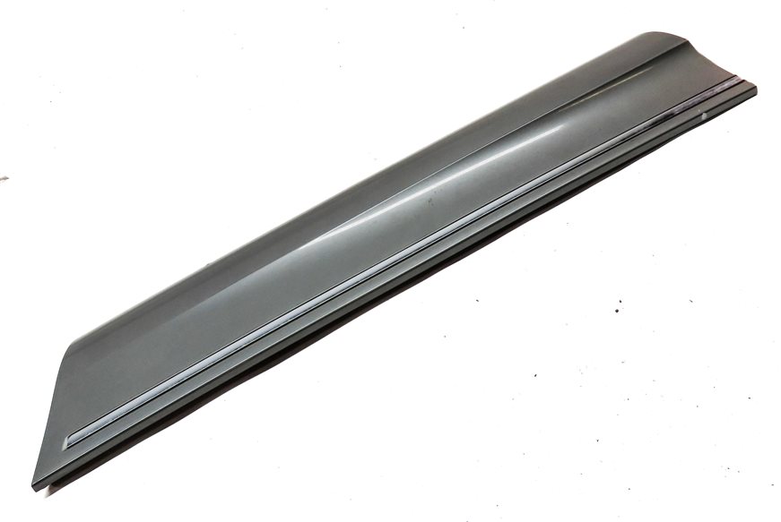 Thumbnail 3: 2010-2015 AUDI Q7 REAR LEFT LOWER DOOR TRIM MOULDING (w/out SLINE) (Gray)