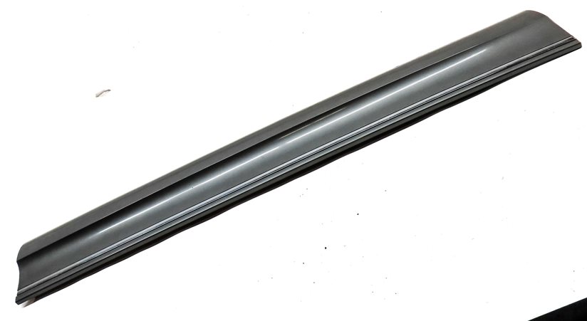 Thumbnail 3: 10-15 AUDI Q7 FRONT LEFT DRIVER LOWER DOOR TRIM MOULDING (w/out SLINE) (Gray)