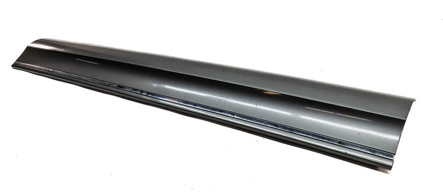 2010-2015 AUDI Q7 FRONT RIGHT LOWER DOOR TRIM MOULDING (w/out SLINE) (Gray)