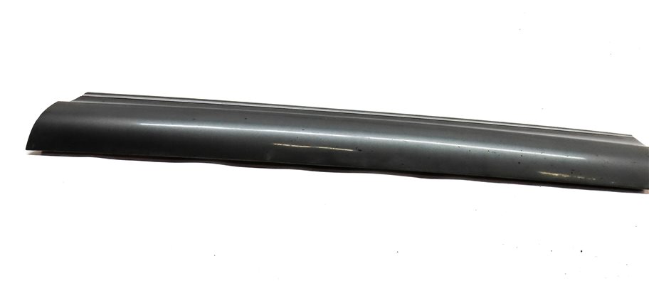 Thumbnail 4: 2010-2015 AUDI Q7 FRONT RIGHT LOWER DOOR TRIM MOULDING (w/out SLINE) (Gray)