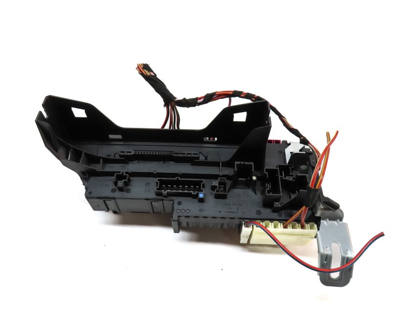 Thumbnail 4: 2012 MERCEDES E350 (W212) 3.0L DIESEL (OM642) ENGINE REAR SAM FUSE RELAY BOX