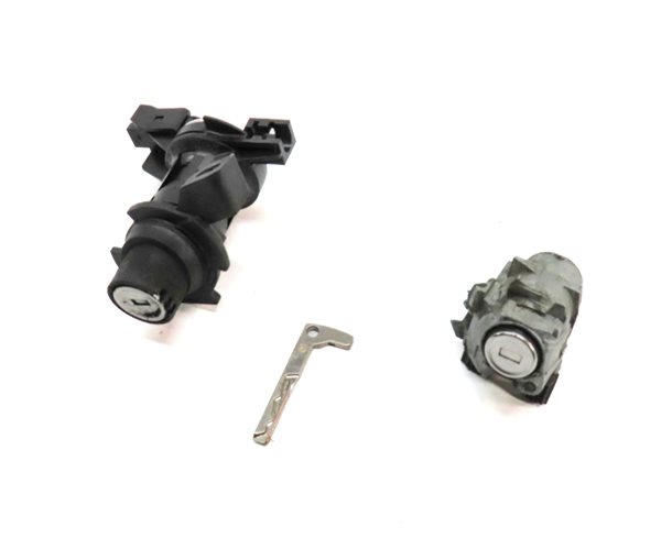 Thumbnail 1: 2012 MERCEDES E350 W212 LEFT DRIVER DOOR HANDLE REAR TRUNK LOCK CYLINDER KEY SET