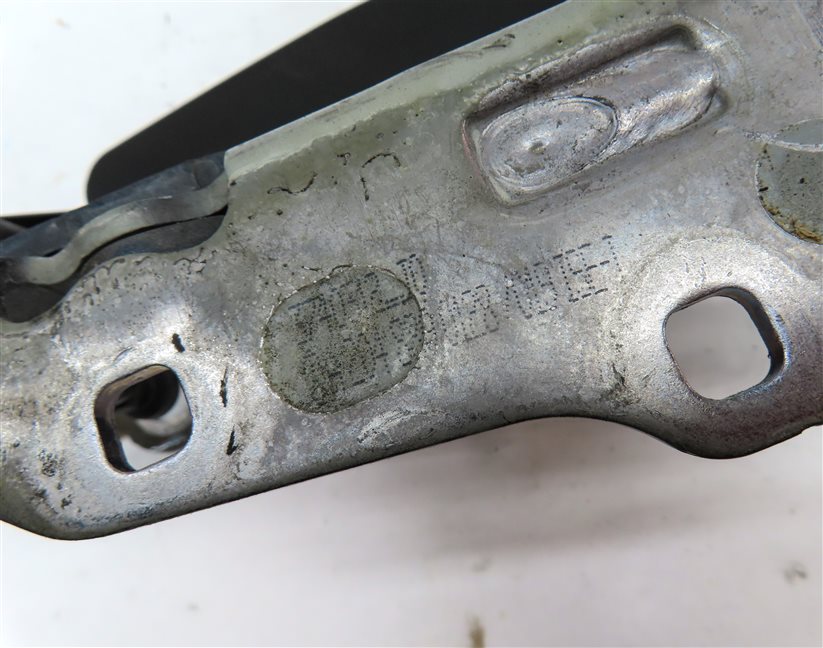 Thumbnail 8: 2012 MERCEDES E350 (W212) FRONT LEFT & RIGHT HOOD HINGE SET/2