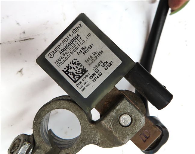 Thumbnail 5: 12 MERCEDES E350 W212 3.0L DIESEL (OM642) ENGINE NEGATIVE BATTERY TERMINAL CABLE
