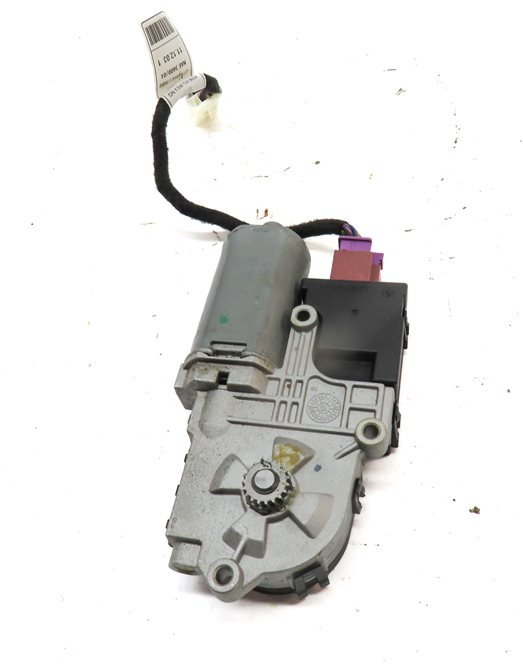 Thumbnail 5: 2008-2016 MERCEDES C250 C300 C350 E250 E350 E550 E63 (W204 W212) SUNROOF MOTOR