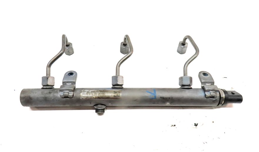 Thumbnail 4: 2012 MERCEDES E350 (W212) 3.0L DIESEL (OM642) ENGINE FUEL RAIL w/LINES SET/2