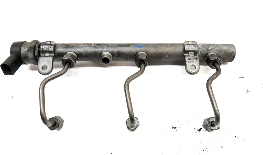 Thumbnail 8: 2012 MERCEDES E350 (W212) 3.0L DIESEL (OM642) ENGINE FUEL RAIL w/LINES SET/2