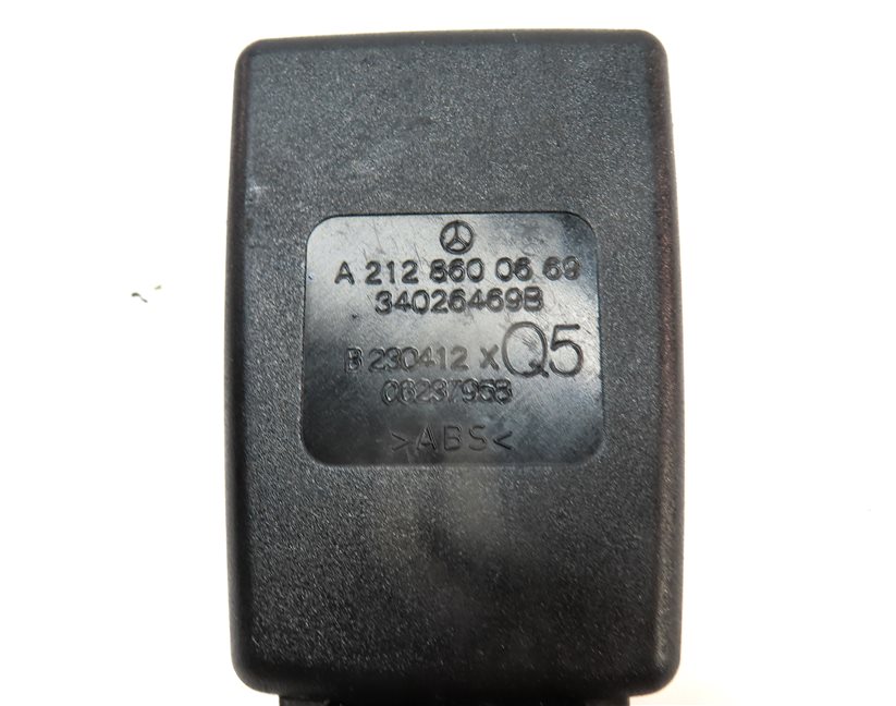 Thumbnail 6: 12 MERCEDES E350 W212 REAR LEFT CENTER RIGHT SEAT SEATBELT BUCKLE RECEIVER SET/2