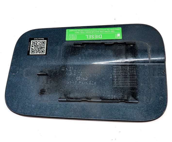 Thumbnail 6: 2012 MERCEDES E350 (W212) REAR FUEL TANK GAS FILL DOOR LID COVER FLAP (Gray)