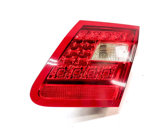 Thumbnail 2: 2010-2013 MERCEDES E300 E350 E400 E550 (W212) RIGHT INNER TAILLIGHT LIGHT LAMP