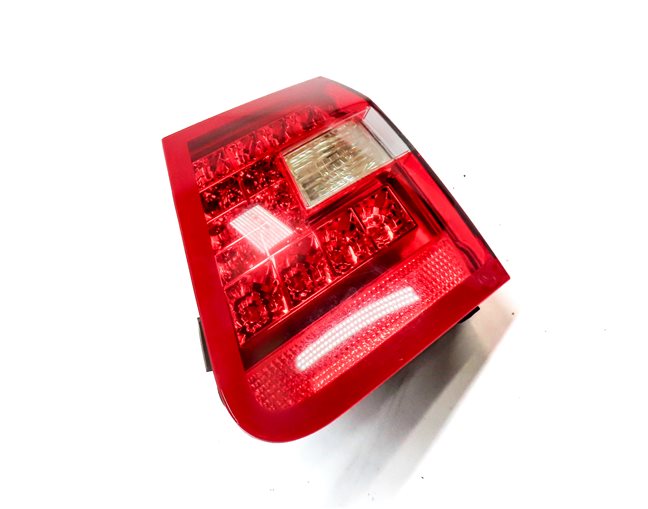 Thumbnail 3: 2010-2013 MERCEDES E300 E350 E400 E550 (W212) RIGHT INNER TAILLIGHT LIGHT LAMP