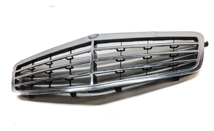Thumbnail 2: 2010-2013 MERCEDES E300 E350 E400 E550 E63 AMG (W212) FRONT UPPER HOOD GRILLE