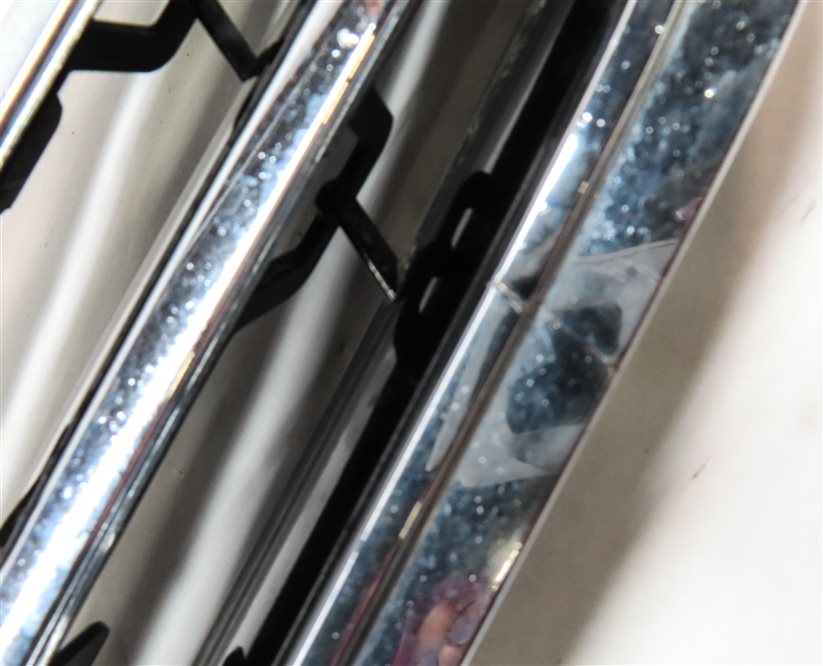 Thumbnail 8: 2010-2013 MERCEDES E300 E350 E400 E550 E63 AMG (W212) FRONT UPPER HOOD GRILLE
