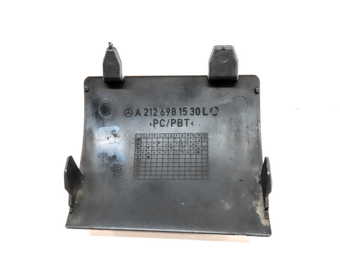 Thumbnail 5: 2012 MERCEDES E350 (W212) FRONT LEFT LOWER BUMPER JACK POINT COVER TRIM (Gray)