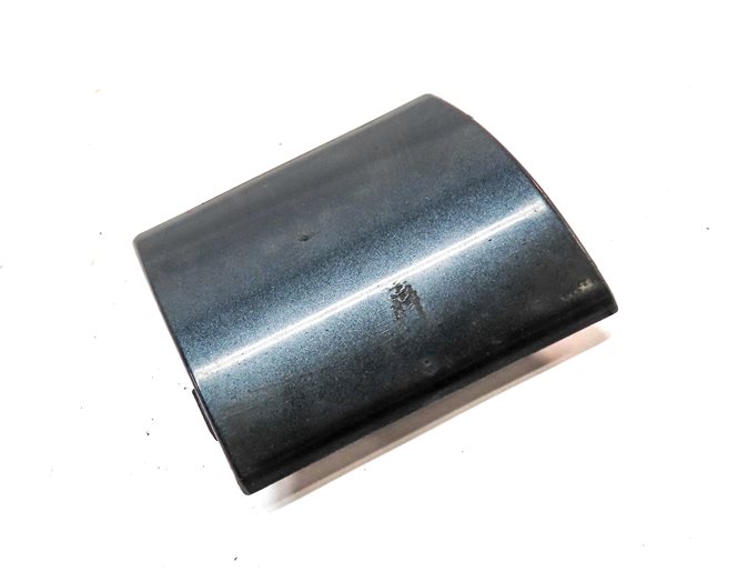 Thumbnail 3: 2012 MERCEDES E350 (W212) REAR RIGHT LOWER BUMPER JACK POINT COVER TRIM (Gray)
