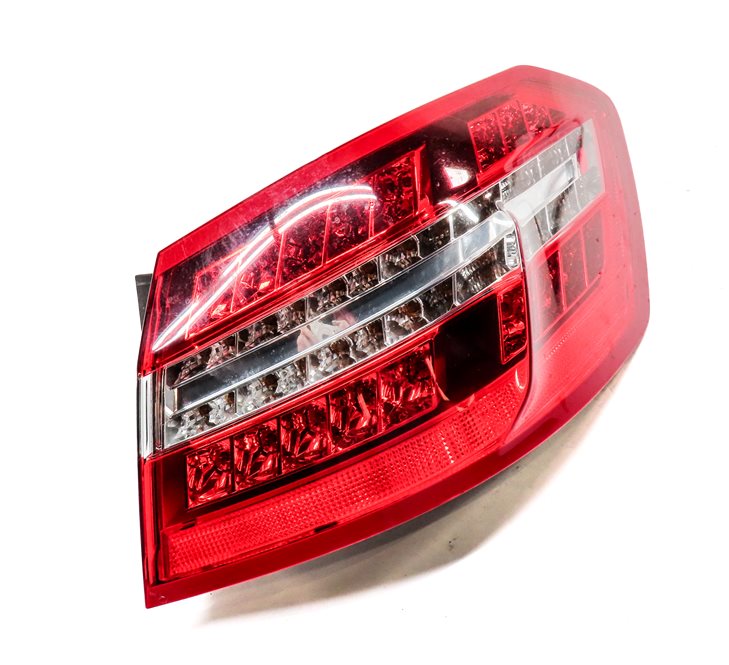 10-13 MERCEDES E-CLASS (W212) SEDAN RIGHT PASSENGER TAILLIGHT BRAKE LIGHT LAMP