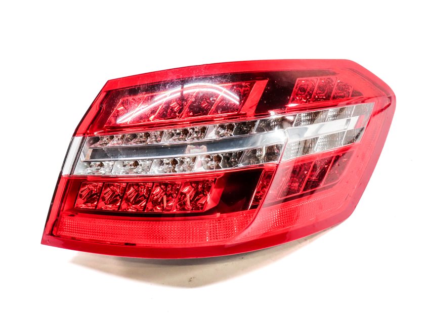 Thumbnail 2: 10-13 MERCEDES E-CLASS (W212) SEDAN RIGHT PASSENGER TAILLIGHT BRAKE LIGHT LAMP