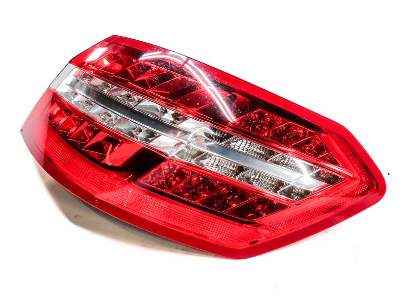 Thumbnail 3: 10-13 MERCEDES E-CLASS (W212) SEDAN RIGHT PASSENGER TAILLIGHT BRAKE LIGHT LAMP