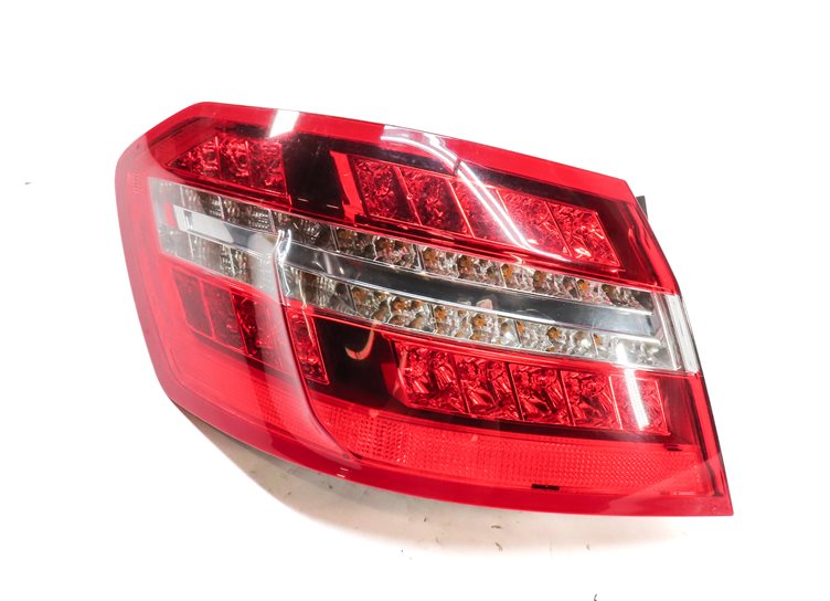 10-13 MERCEDES E-CLASS (W212) SEDAN LEFT DRIVER REAR TAILLIGHT BRAKE LIGHT LAMP