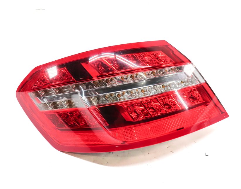 Thumbnail 2: 10-13 MERCEDES E-CLASS (W212) SEDAN LEFT DRIVER REAR TAILLIGHT BRAKE LIGHT LAMP
