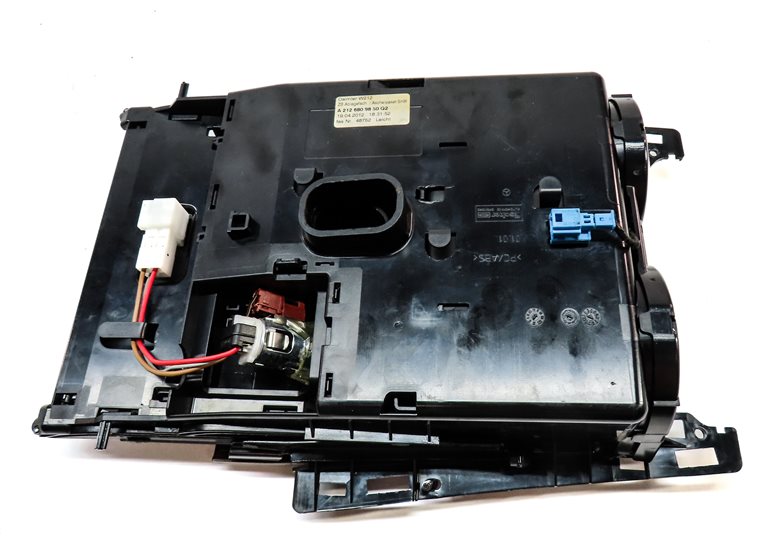 Thumbnail 5: 12 MERCEDES E350 W212 FRONT CENTER CONSOLE DUAL CUPHOLDER w/12V SOCKET (Walnut)
