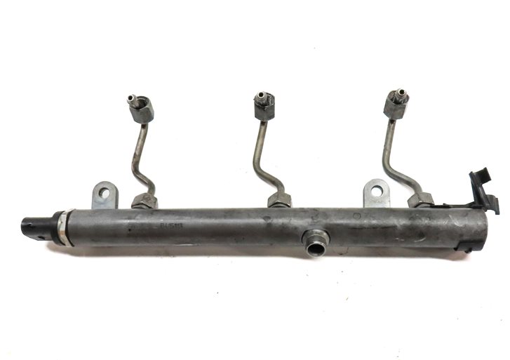Thumbnail 5: 2013 MERCEDES GL350 (X166) 3.0L DIESEL (OM642) ENGINE RIGHT FUEL RAIL w/ LINES