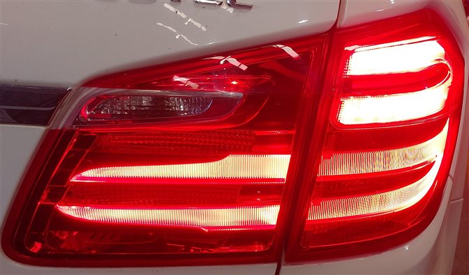 Thumbnail 2: 13-16 MERCEDES GL350 GL450 GL550 (X166) RIGHT REAR INNER TAILLIGHT LIGHT LAMP