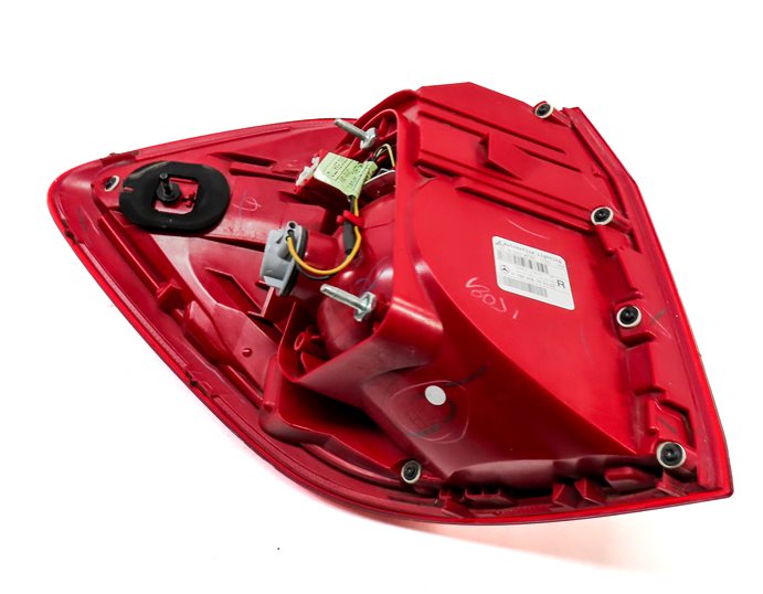 Thumbnail 5: 13-16 MERCEDES GL350 GL450 GL550 (X166) RIGHT REAR TAILLIGHT BRAKE LIGHT LAMP