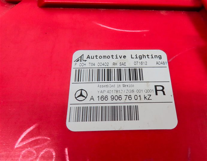 Thumbnail 6: 13-16 MERCEDES GL350 GL450 GL550 (X166) RIGHT REAR TAILLIGHT BRAKE LIGHT LAMP