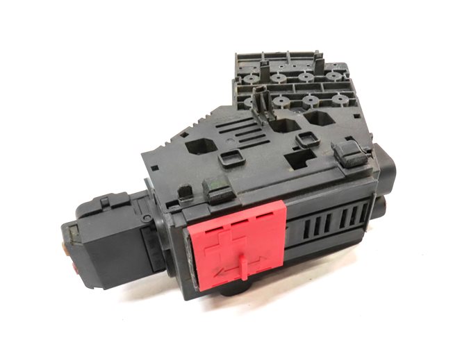 2013 MERCEDES GL350 (X166) 3.0L DIESEL (OM642) ENGINE BAY TERMINAL FUSE BOX