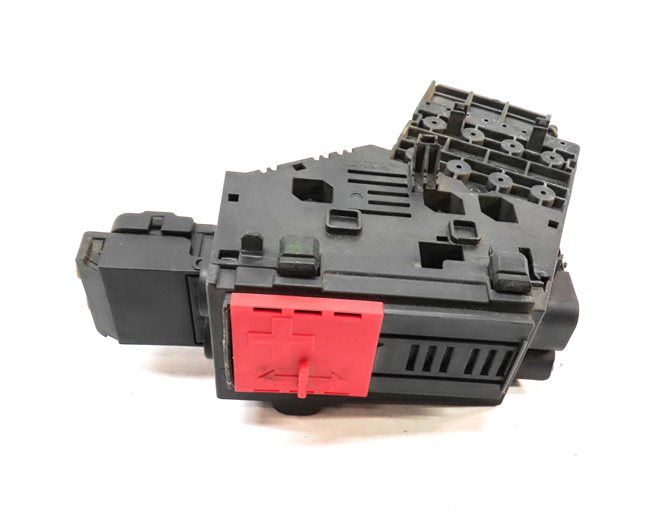 Thumbnail 2: 2013 MERCEDES GL350 (X166) 3.0L DIESEL (OM642) ENGINE BAY TERMINAL FUSE BOX