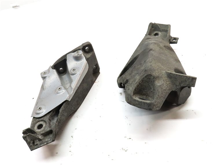 Thumbnail 2: 2010 BMW X5 (E70) 3.0L DIESEL (M57Y) ENGINE MOTOR MOUNT SUPPORT BRACKET SET/2