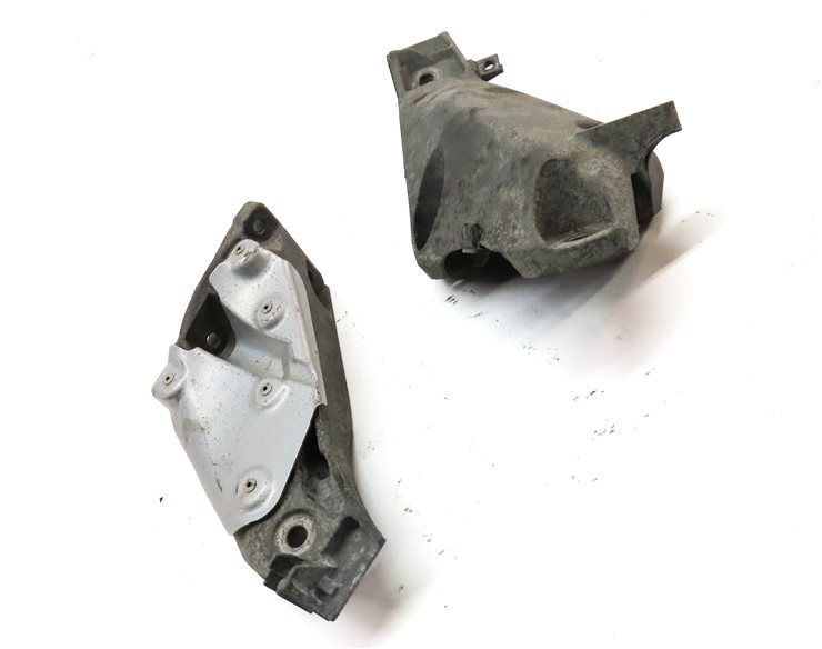 Thumbnail 3: 2010 BMW X5 (E70) 3.0L DIESEL (M57Y) ENGINE MOTOR MOUNT SUPPORT BRACKET SET/2