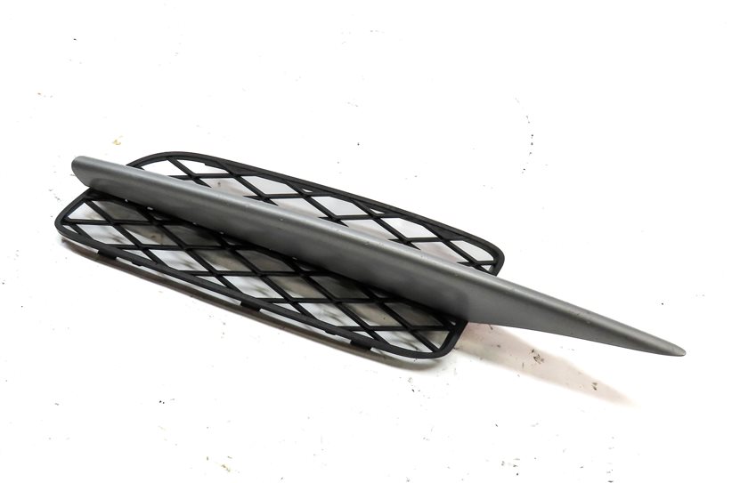 2007-2010 BMW X5 (E70) LEFT FRONT DRIVER LOWER BUMPER AIR VENT TRIM GRILLE END