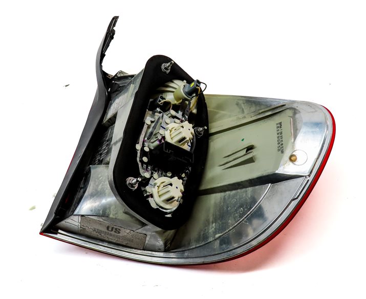 Thumbnail 5: 2007-2010 BMW X5 X5M (E70) LEFT DRIVER REAR INNER TRUNK TAILLIGHT LIGHT LAMP