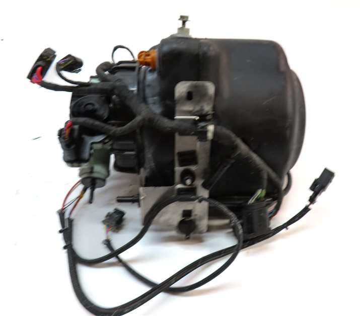 Thumbnail 5: 09-13 BMW X5 (E70) ACTIVE DIESEL EXHAUST FLUID SCR DEF EMISSIONS TANK w/ PUMP