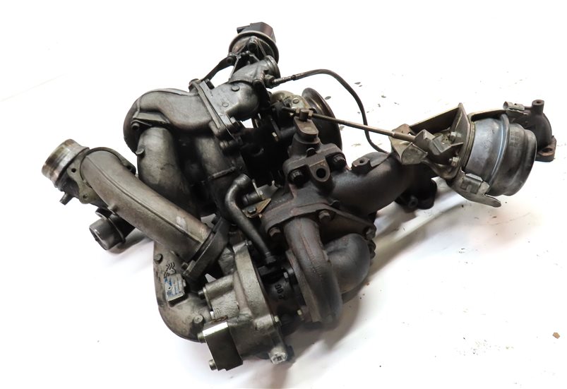 Thumbnail 2: 2009-2013 BMW X5 (E70) 3.0L M57Y DIESEL ENGINE UPPER & LOWER TURBOCHARGER