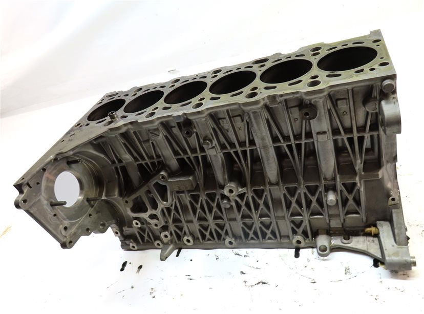 Thumbnail 2: 09-13 BMW X5 335D (E70 E90) 3.0L TWIN TURBO M57Y DIESEL ENGINE CYLINDER BLOCK