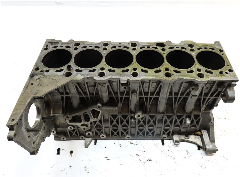 Thumbnail 4: 09-13 BMW X5 335D (E70 E90) 3.0L TWIN TURBO M57Y DIESEL ENGINE CYLINDER BLOCK