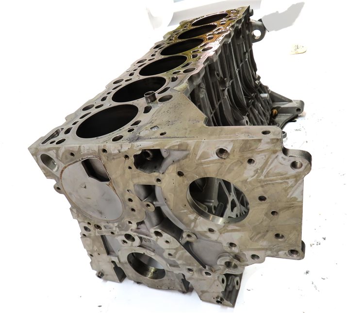 Thumbnail 6: 09-13 BMW X5 335D (E70 E90) 3.0L TWIN TURBO M57Y DIESEL ENGINE CYLINDER BLOCK