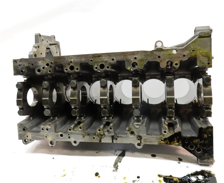 Thumbnail 8: 09-13 BMW X5 335D (E70 E90) 3.0L TWIN TURBO M57Y DIESEL ENGINE CYLINDER BLOCK