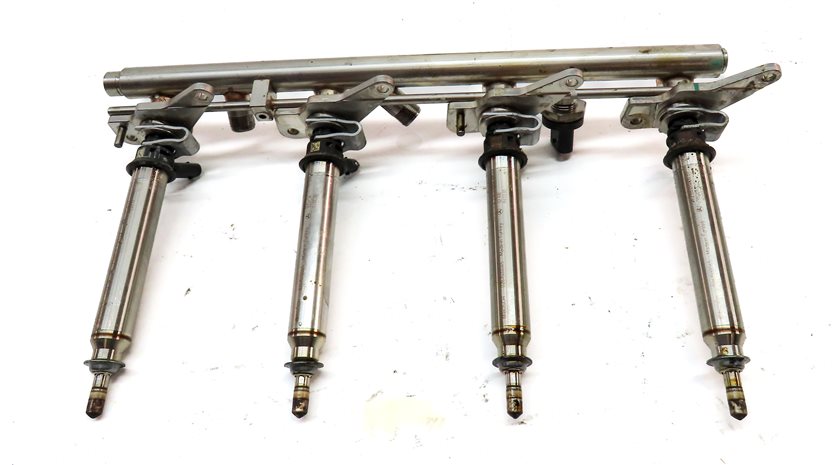 Thumbnail 6: 2014 MERCEDES GL450 (X166) 4.6L ENGINE LEFT & RIGHT FUEL RAIL SET w/ INJECTORS