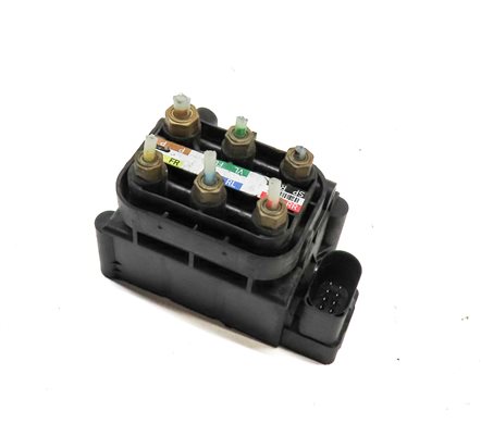 2014 MERCEDES GL450 (X166) AIR SUSPENSION COMPRESSOR DISTRIBUTION VALVE BLOCK