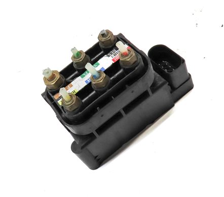 Thumbnail 3: 2014 MERCEDES GL450 (X166) AIR SUSPENSION COMPRESSOR DISTRIBUTION VALVE BLOCK