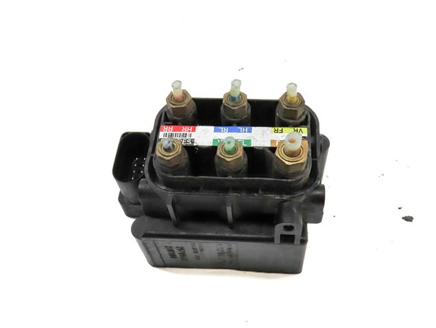 Thumbnail 4: 2014 MERCEDES GL450 (X166) AIR SUSPENSION COMPRESSOR DISTRIBUTION VALVE BLOCK