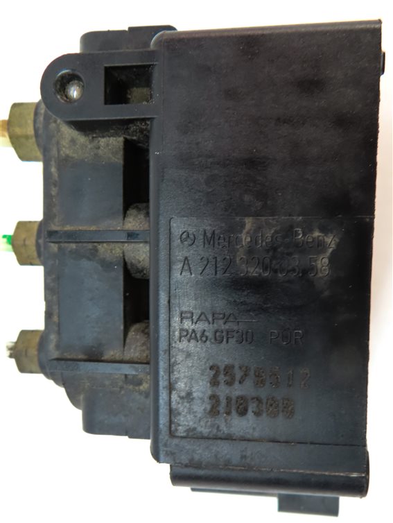 Thumbnail 7: 2014 MERCEDES GL450 (X166) AIR SUSPENSION COMPRESSOR DISTRIBUTION VALVE BLOCK