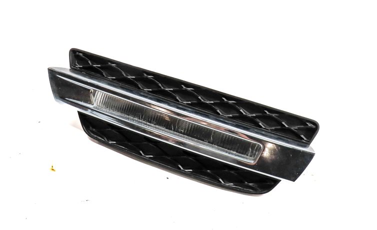 2013-2016 MERCEDES GL CLASS (X166) FRONT LEFT DRL DAYTIME FOGLIGHT LAMP w/ TRIM