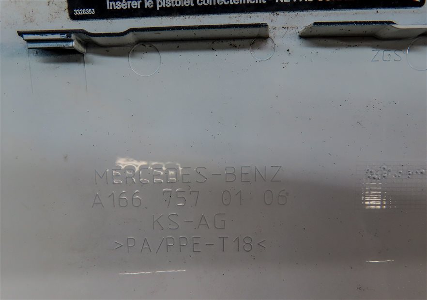 Thumbnail 7: 13-19 MERCEDES GL GLS CLASS (X166) FUEL TANK DOOR LID COVER TRIM FLAP (White)