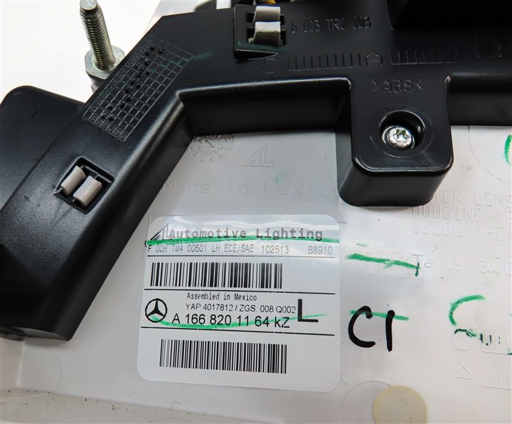 Thumbnail 6: 13-16 MERCEDES GL350 GL450 GL550 (X166) LEFT DRIVER INNER TAILLIGHT LIGHT LAMP