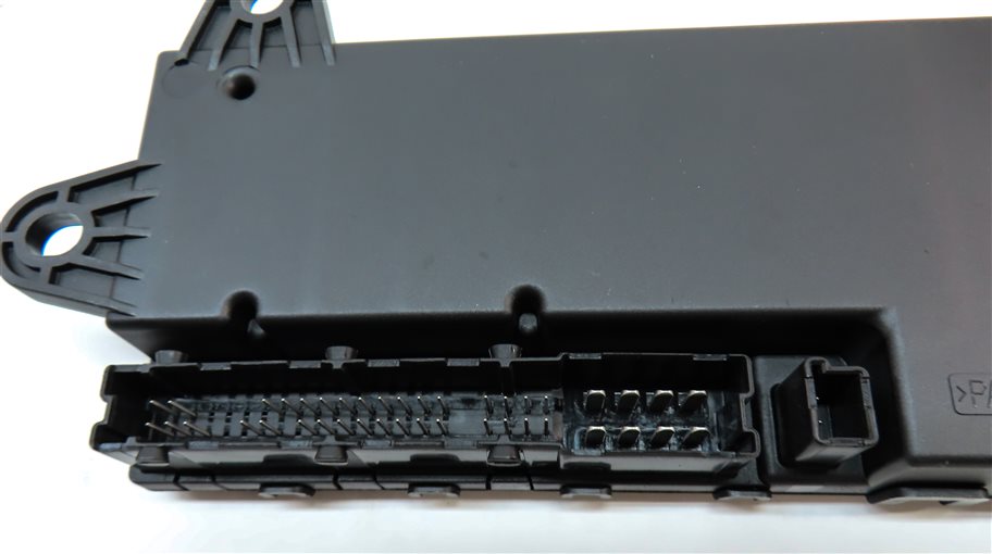 Thumbnail 5: 2014 MERCEDES GL450 (X166) AIR SUSPENSION CONTROL MODULE